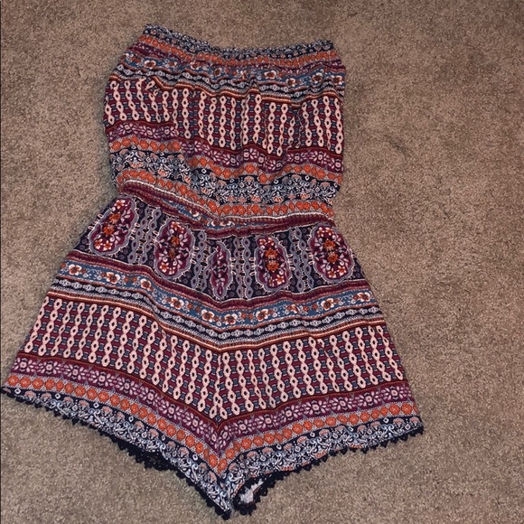 Cute strapless romper :) - Picture 4 of 5